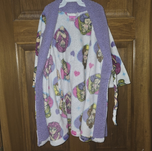 Disney Princess: Girl's Size-4 Robe, Pockets, Attached inner & outer ties/belts - Picture 5 of 15